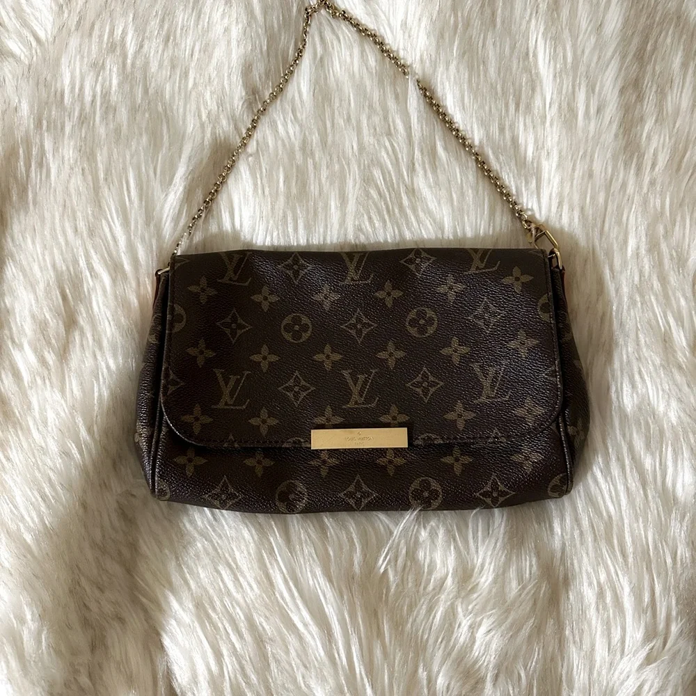 Discontinued**LV Favorite MM Shoulder/crossbody Bag